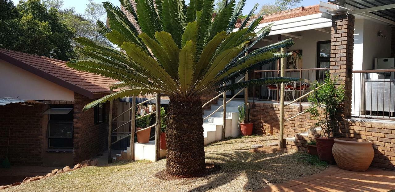House Mulberry Guesthouse Pretoria-Noord 外观 照片